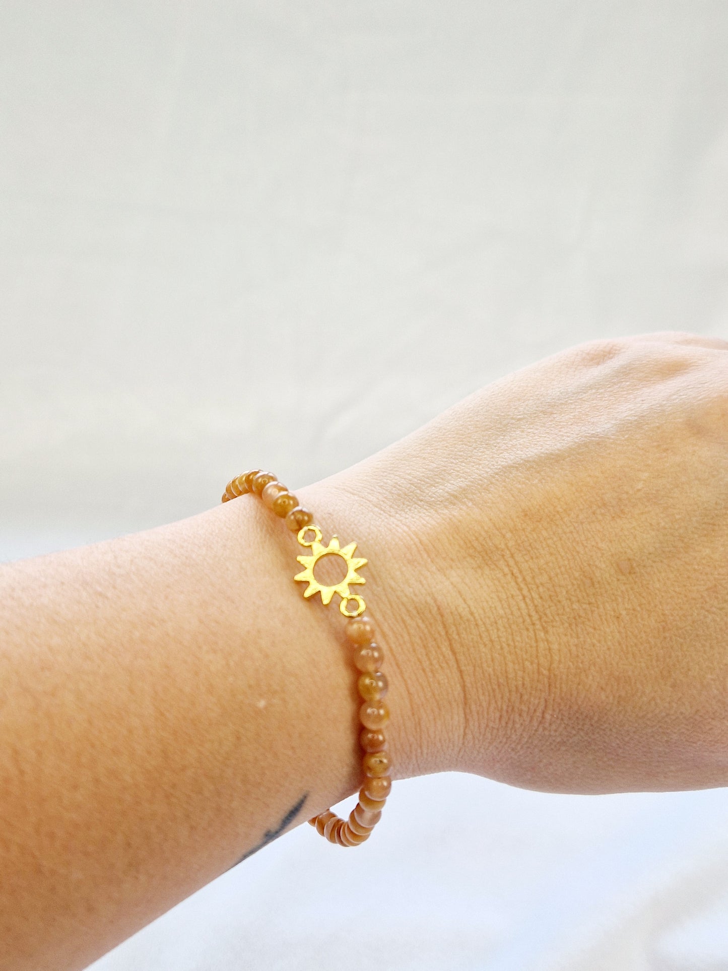 Armband zonnesteen met bedel