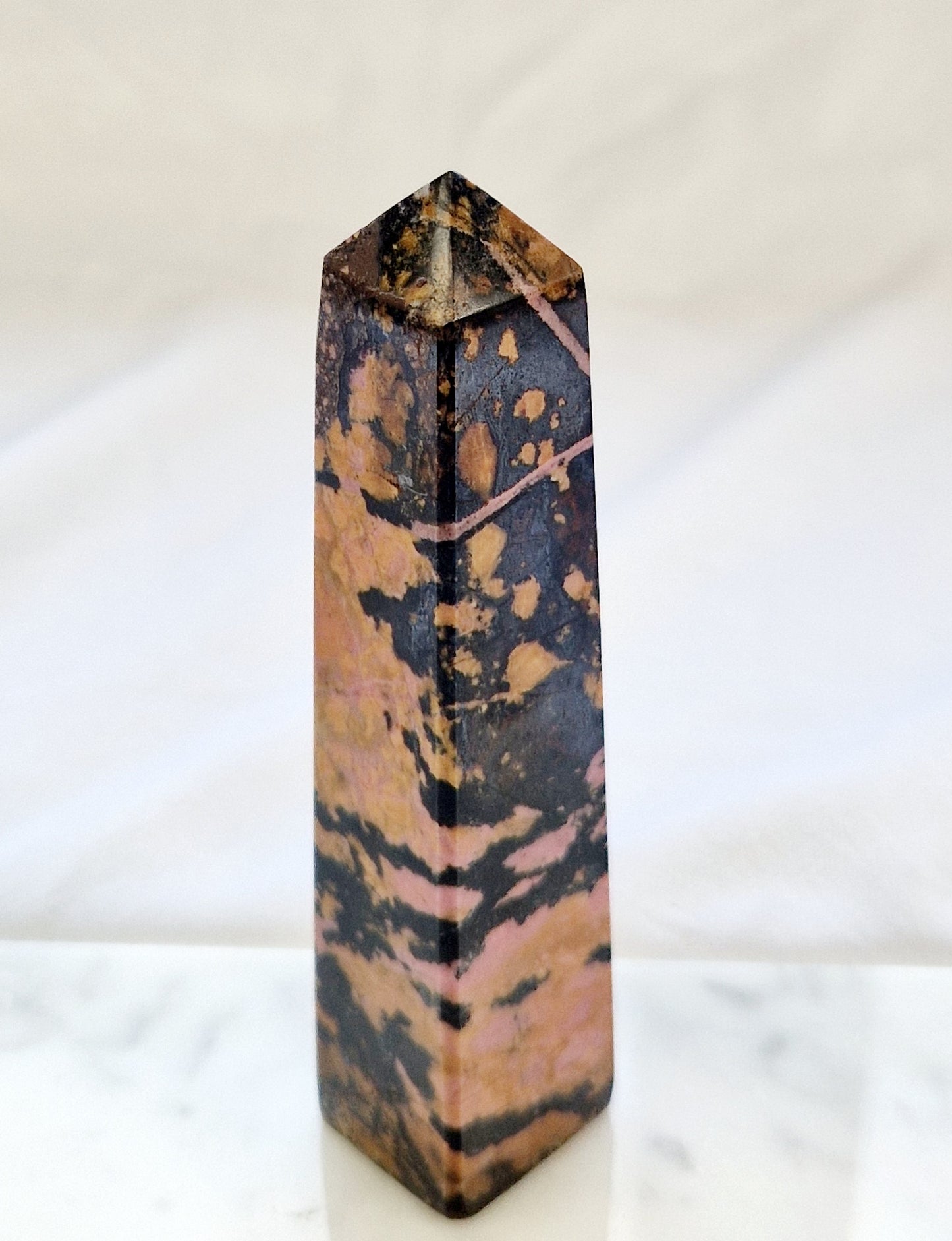 Obelisk Rhodoniet