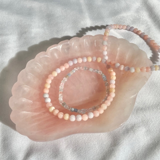 Rozenkwarts shell bowl