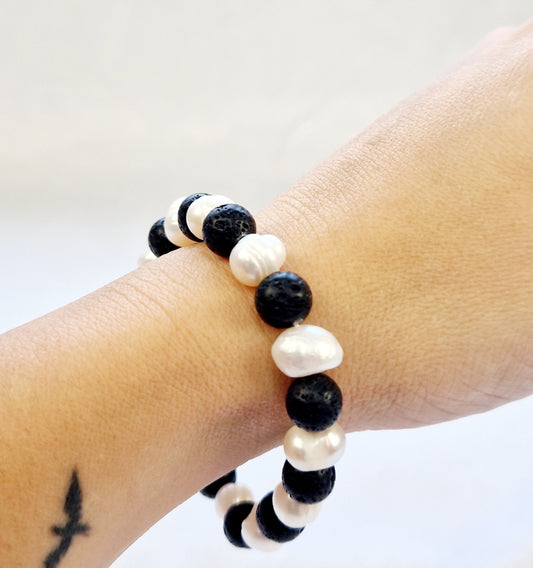 Armband lavasteen/parel